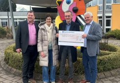 Herr Klaus Pfaff: 1.670,00 €